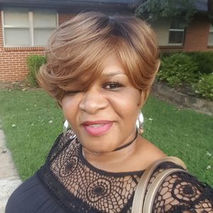 Meet your Posher, Carla